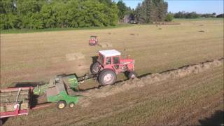 Massey 1135 w348 baler and Hoelscher accumulator [upl. by Tutt852]