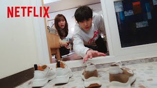 韓ドラ  突然の家族訪問に慌てふためくドタバタカップルたち  Netflix Japan [upl. by Turino65]