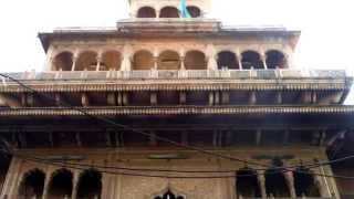 Banke Bihari Temple बांके बिहारी मंदिर Vrindavan [upl. by Hsihsa685]