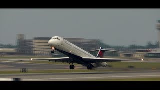 Incredible Delta MD80 Takeoff [upl. by Sussi213]