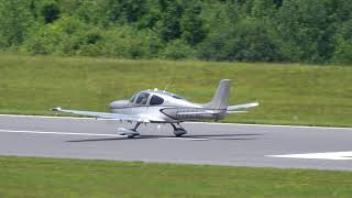 Cirrus SR22 takeoff 4K Video [upl. by Kennith532]