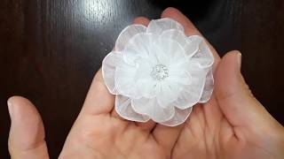 Como hacer una flor con listón de organza fácil y bonita  How to make an organza ribbon flower [upl. by Meri]