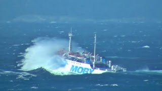 TRAGHETTO CONTROVENTO ferry upwind during a sea storm [upl. by Pattison605]