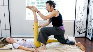 How to Do Thai Massage for Lower Back Pain amp Hip Pain Relief Part 1 [upl. by Manda]