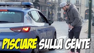 PISCIARE sulla GENTE  POLIZIA [upl. by Ahsotal]