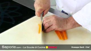 Come tagliare à la julienne  Chef Beppe Sardi  Scuola di cucina Saporie [upl. by Stent]