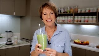 GREEN SMOOTHIE Herbalife Formula 1 Shake Recipe  Herbalife Advice Ep14 [upl. by Einaffyt]